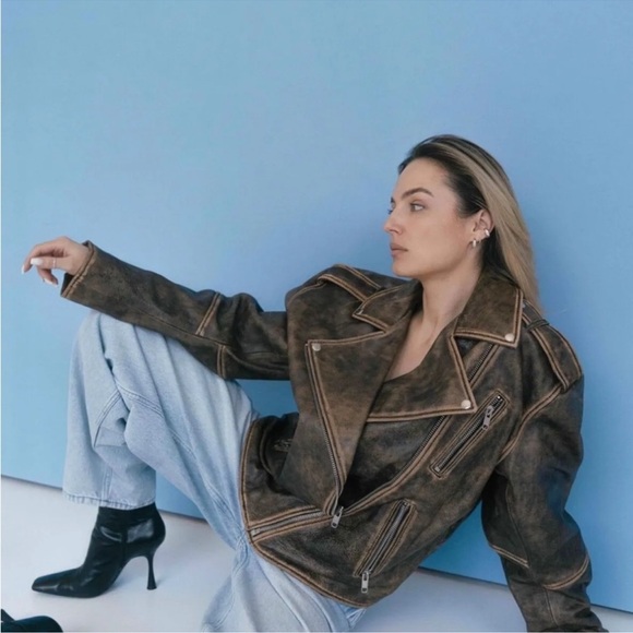 ISO - Picture 12 of 15